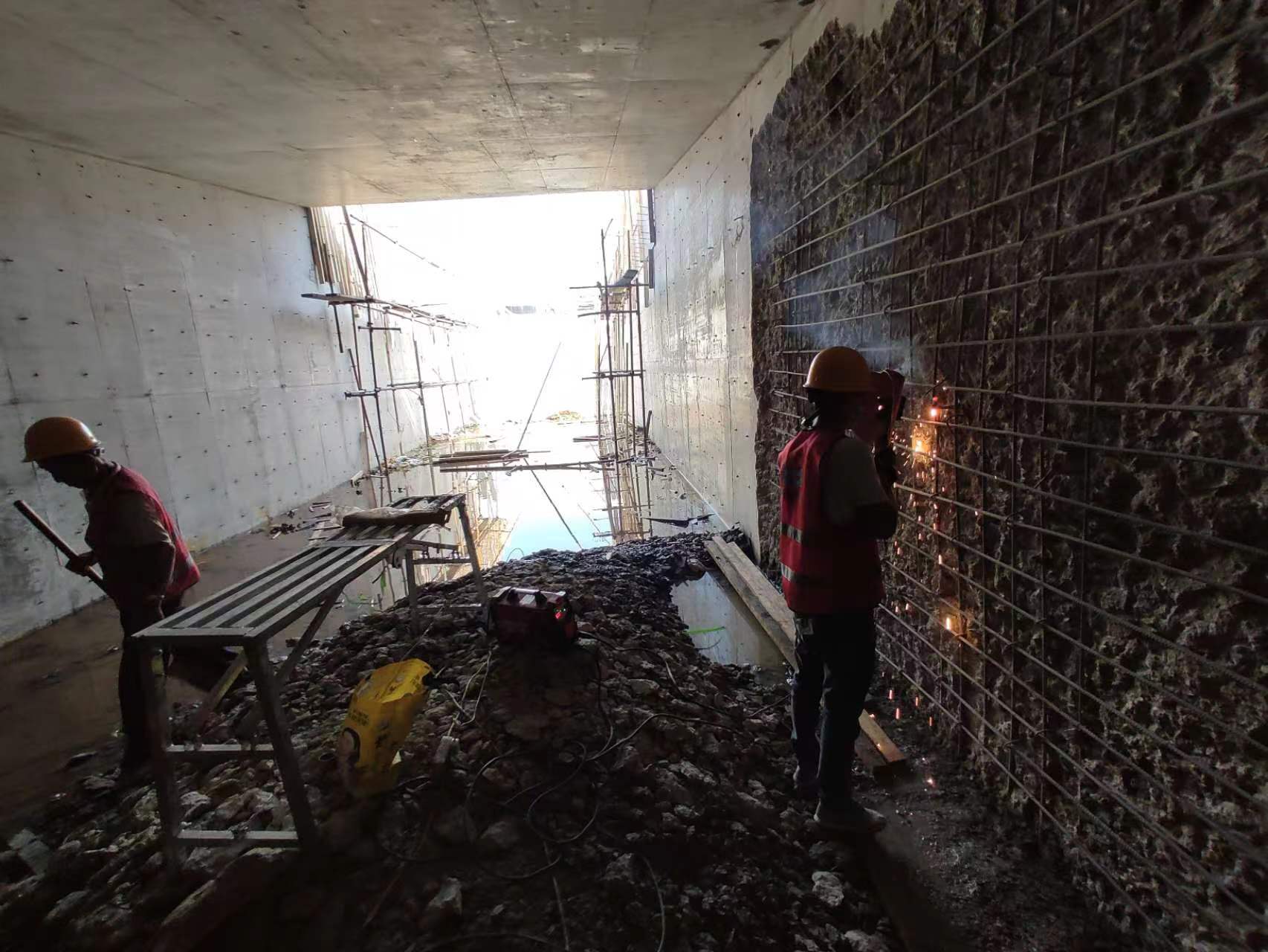 潞城挖断承重墙导致楼体开裂，加固施工方案出炉